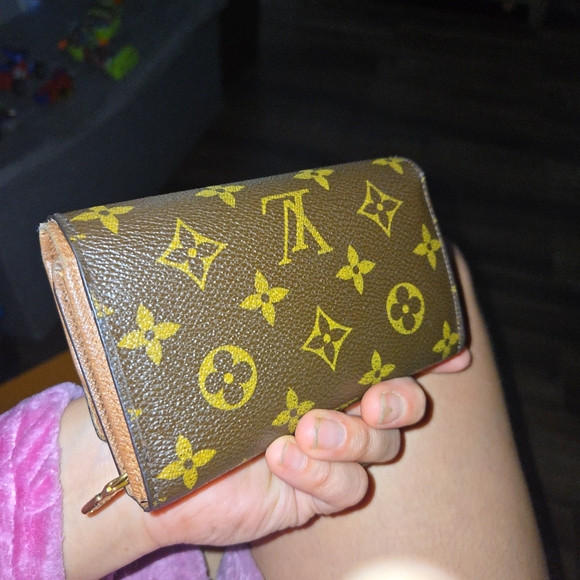 Wallet - Picture 7 of 11